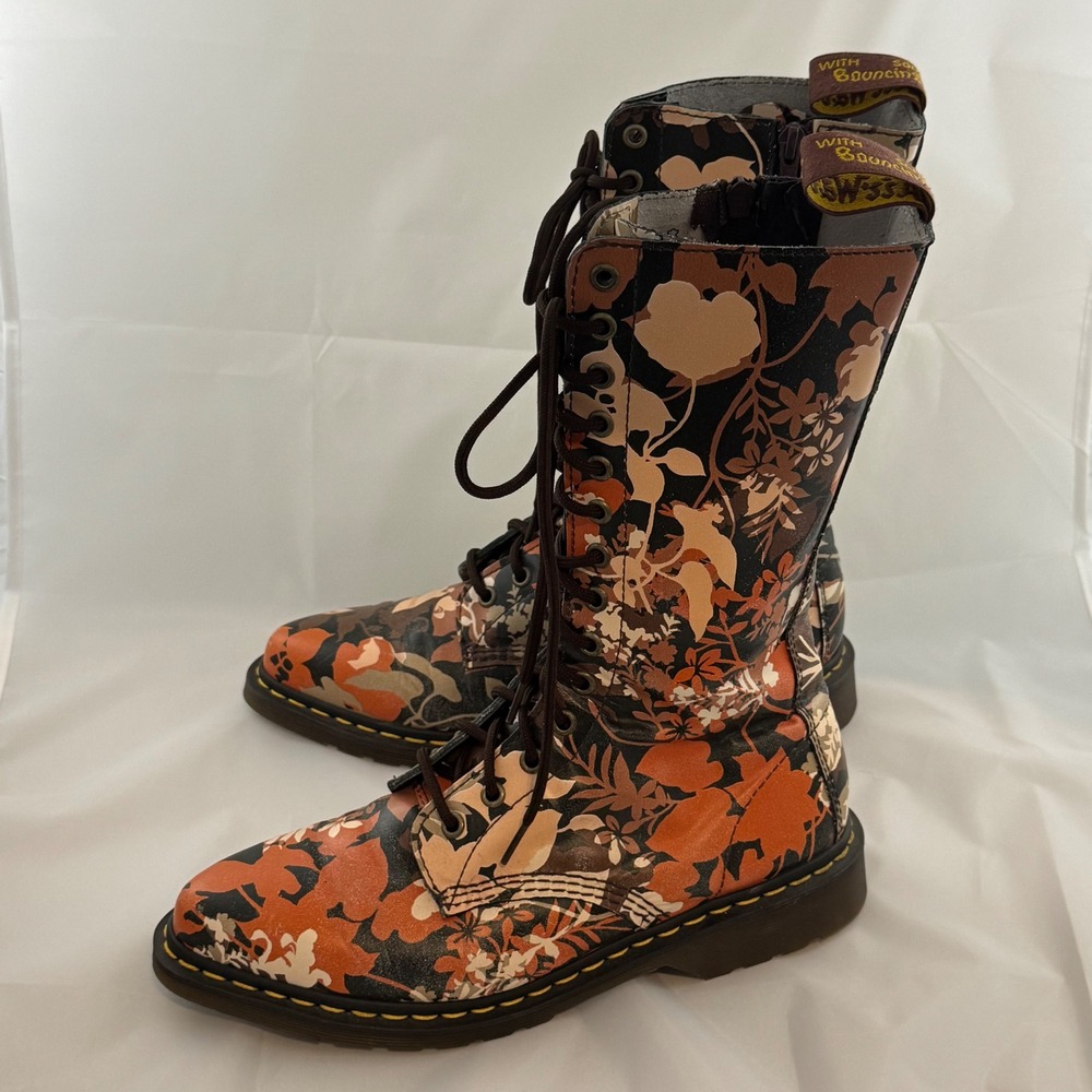 DISCONTINUED Dr. Martens Cerys 14Eye Floral Leather Boot Pointed Toe RARE US L 9 - Picture 4 of 14
